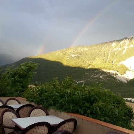 Mas Du Colombier Bed & Breakfast Saint-André-les-Alpes Dış mekan fotoğraf
