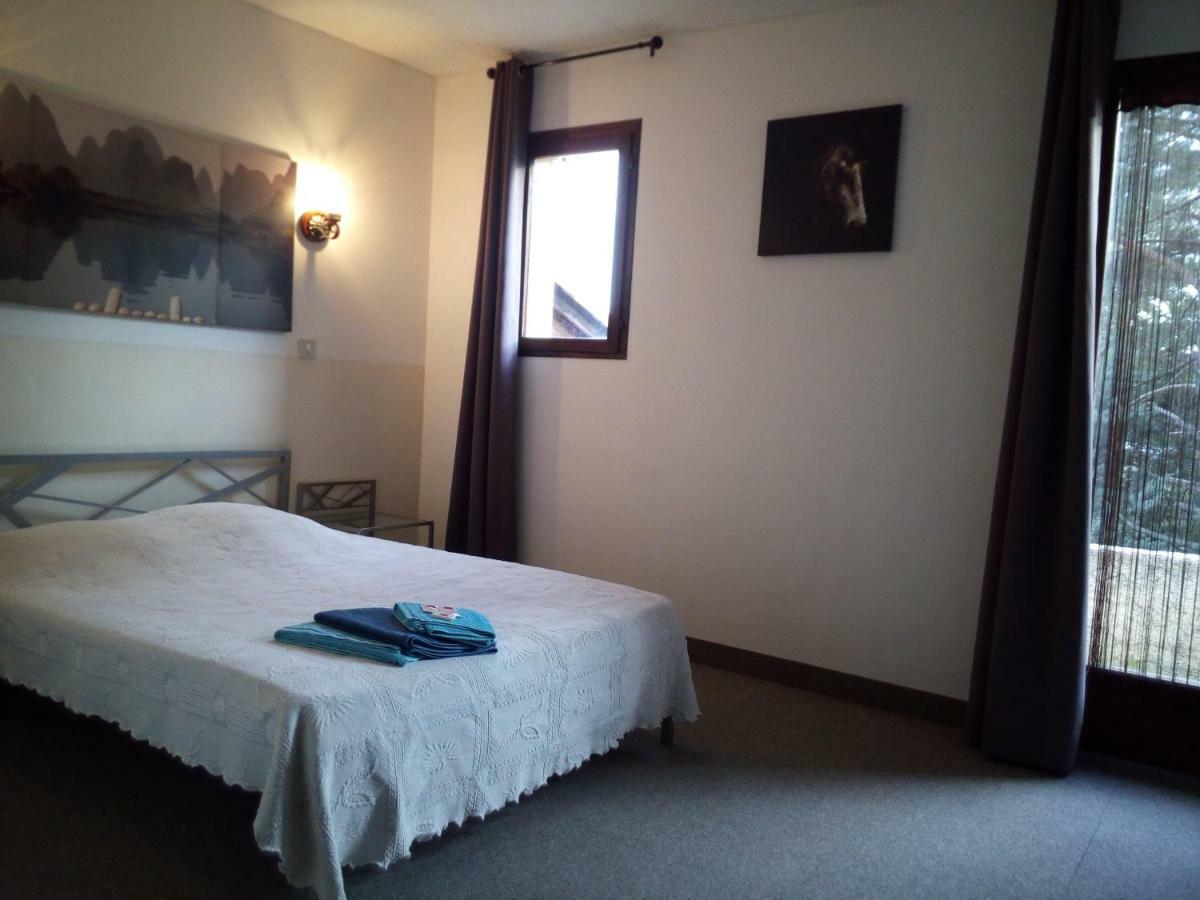 Mas Du Colombier Bed & Breakfast Saint-André-les-Alpes Dış mekan fotoğraf