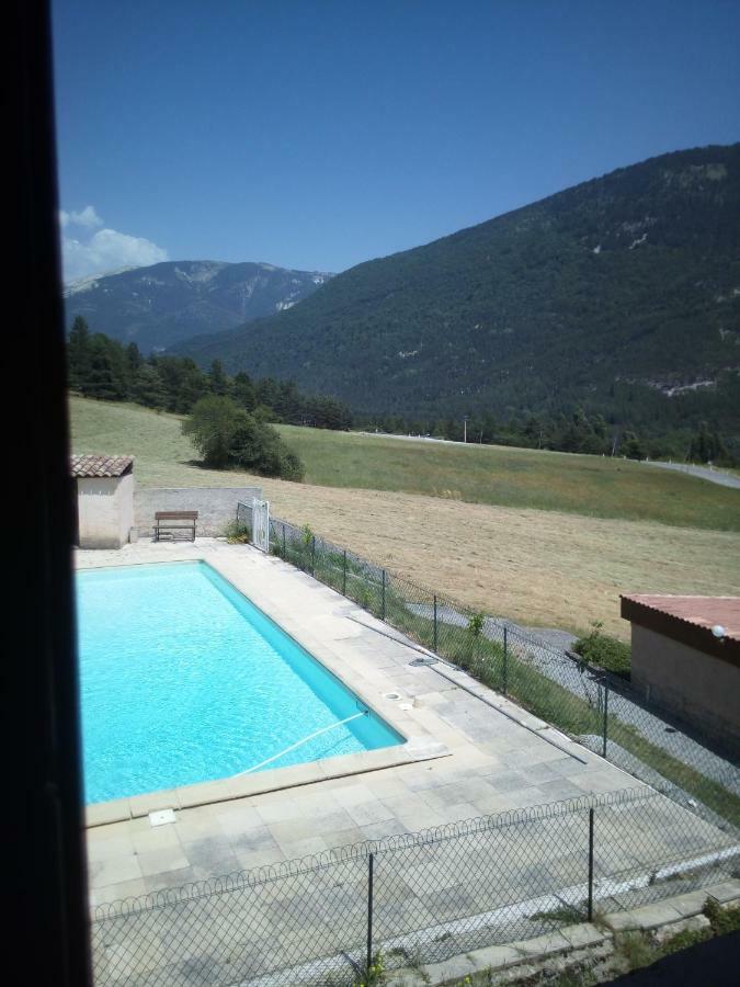 Mas Du Colombier Bed & Breakfast Saint-André-les-Alpes Dış mekan fotoğraf